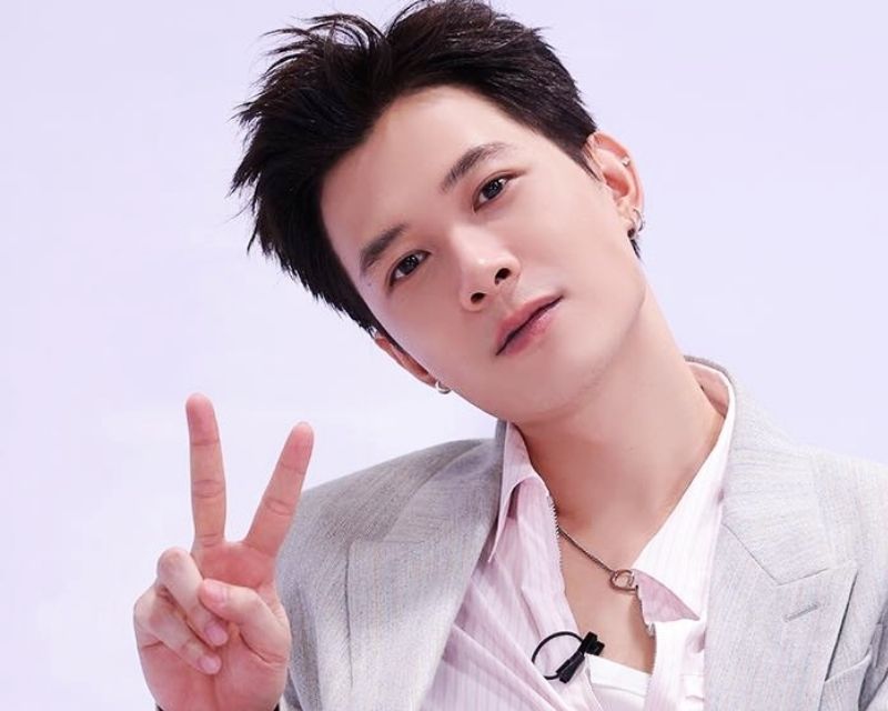 ca-si-trong-anh-trai-say-hi-4